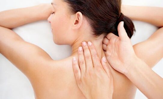 Massage cổ giúp thư giãn cơ bắp, giảm căng thẳng, đau nhức