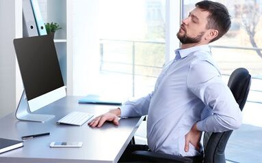 Các triệu chứng của bệnh xương khớp cột sống thắt lưng