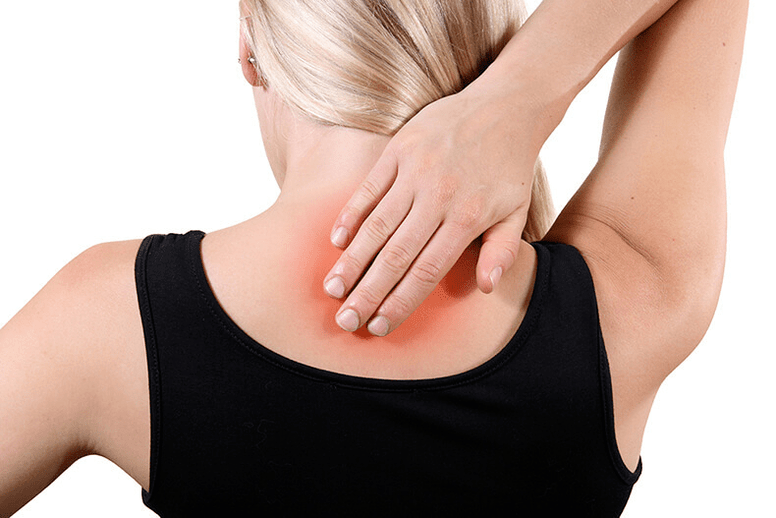 Một trong những triệu chứng của thoái hóa xương khớp là đau lưng