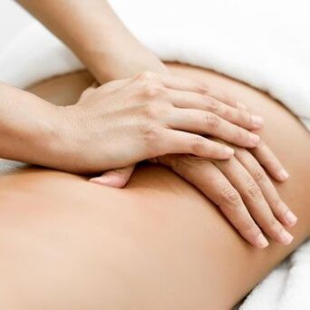 xoa bóp trị thoái hóa đốt sống thắt lưng